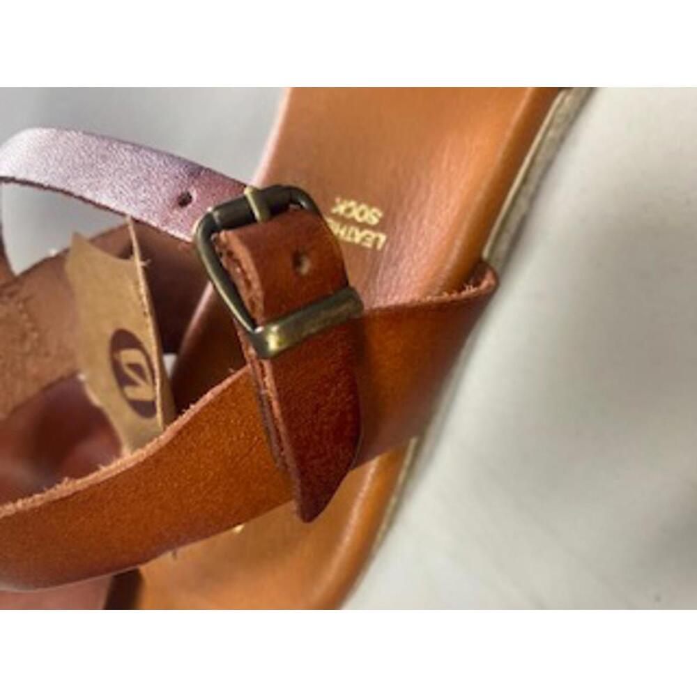Luxurious Brown Leather Sandals - Picture 4 of 6